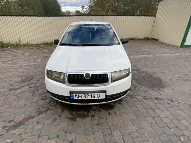 Шкода Фабия 2003 в Хмельницком на Automoto.ua Белый Шкода Фабия, объемом двигателя 1.4 л и пробегом 394 тыс. км за 2400 $, фото 1 на Automoto.ua