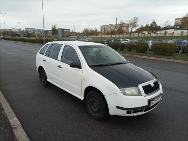 Белый Шкода Фабия, объемом двигателя 1.2 л и пробегом 309 тыс. км за 2800 $, фото 1 на Automoto.ua