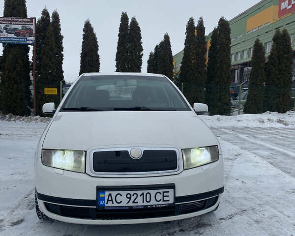 Белый Шкода Фабия, объемом двигателя 1.9 л и пробегом 370 тыс. км за 3400 $, фото 1 на Automoto.ua