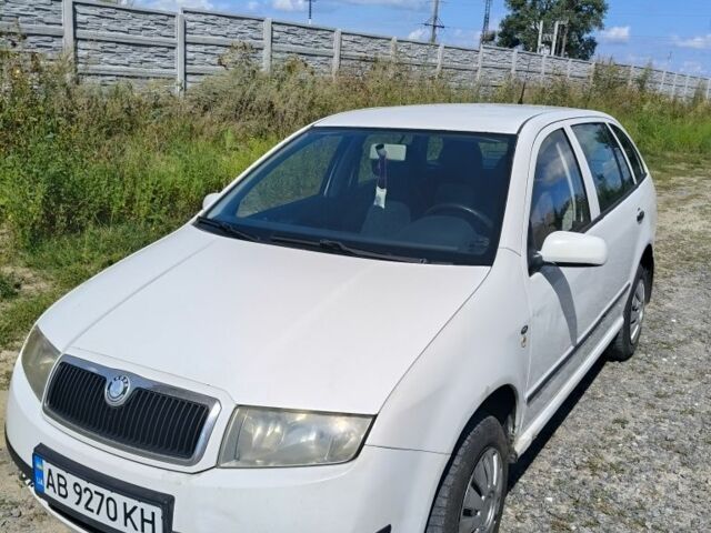 Белый Шкода Фабия, объемом двигателя 1.4 л и пробегом 312 тыс. км за 2900 $, фото 1 на Automoto.ua