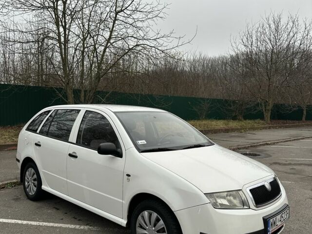 Белый Шкода Фабия, объемом двигателя 1.9 л и пробегом 300 тыс. км за 1750 $, фото 1 на Automoto.ua