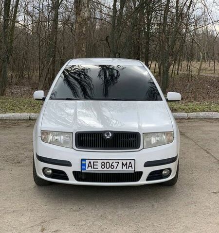 Белый Шкода Фабия, объемом двигателя 1.39 л и пробегом 181 тыс. км за 4200 $, фото 1 на Automoto.ua