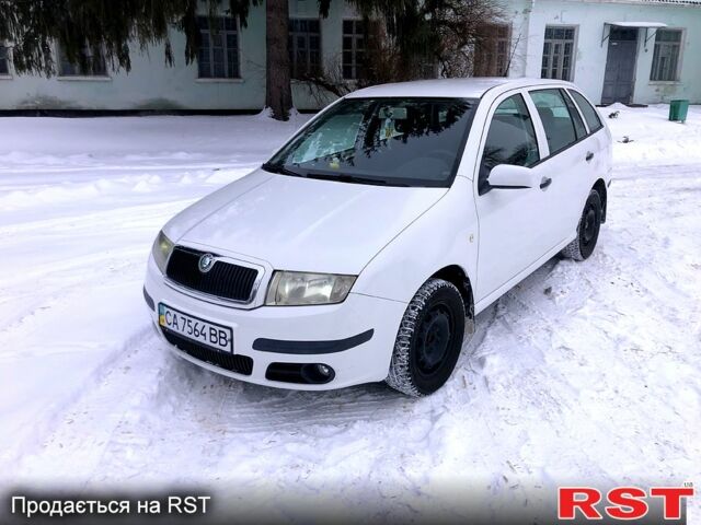 Білий Шкода Фабія, об'ємом двигуна 1.2 л та пробігом 1600 тис. км за 3500 $, фото 1 на Automoto.ua