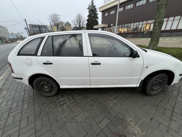 Білий Шкода Фабія, об'ємом двигуна 1.2 л та пробігом 500 тис. км за 3500 $, фото 1 на Automoto.ua