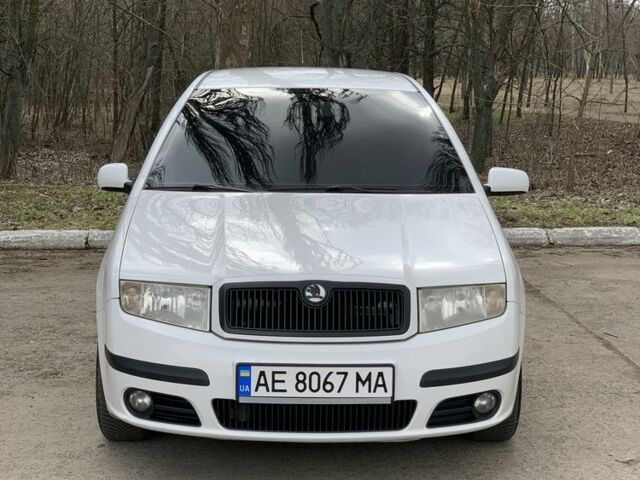 Белый Шкода Фабия, объемом двигателя 1.4 л и пробегом 181 тыс. км за 4200 $, фото 1 на Automoto.ua