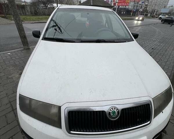 Білий Шкода Фабія, об'ємом двигуна 1.2 л та пробігом 500 тис. км за 3500 $, фото 1 на Automoto.ua