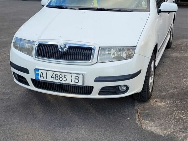 Білий Шкода Фабія, об'ємом двигуна 1.39 л та пробігом 311 тис. км за 3500 $, фото 1 на Automoto.ua