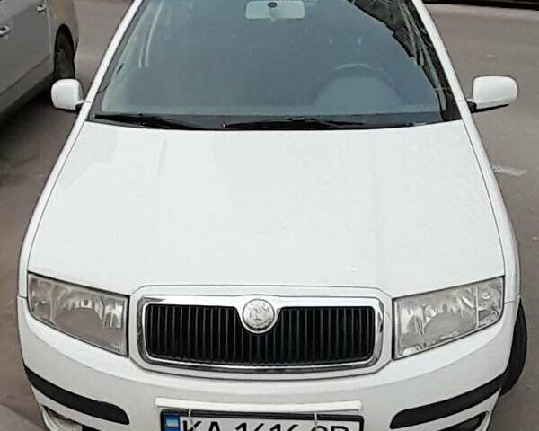 Білий Шкода Фабія, об'ємом двигуна 1.2 л та пробігом 295 тис. км за 3800 $, фото 1 на Automoto.ua