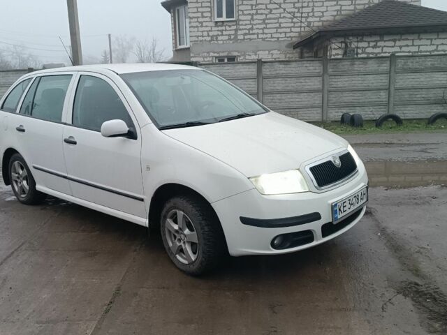 Білий Шкода Фабія, об'ємом двигуна 1.2 л та пробігом 200 тис. км за 3600 $, фото 1 на Automoto.ua