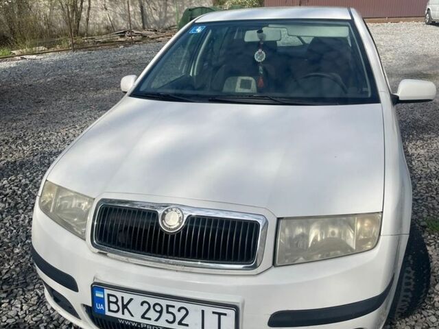 Білий Шкода Фабія, об'ємом двигуна 1.2 л та пробігом 227 тис. км за 3500 $, фото 1 на Automoto.ua