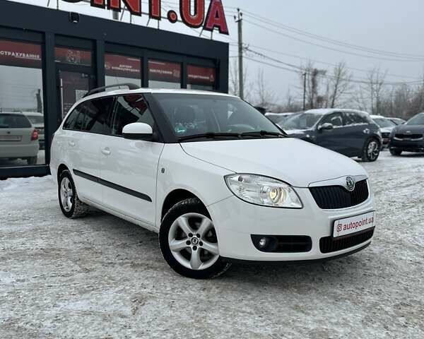 Білий Шкода Фабія, об'ємом двигуна 1.6 л та пробігом 237 тис. км за 6700 $, фото 1 на Automoto.ua