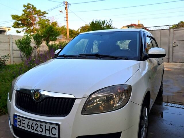 Білий Шкода Фабія, об'ємом двигуна 1.2 л та пробігом 195 тис. км за 5200 $, фото 1 на Automoto.ua
