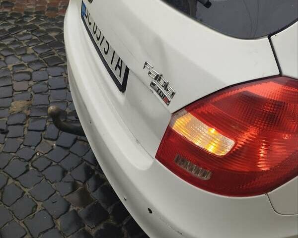 Белый Шкода Фабия, объемом двигателя 1.6 л и пробегом 290 тыс. км за 4800 $, фото 1 на Automoto.ua