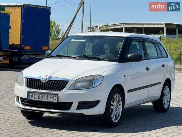 Білий Шкода Фабія, об'ємом двигуна 1.6 л та пробігом 236 тис. км за 5700 $, фото 1 на Automoto.ua