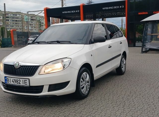Білий Шкода Фабія, об'ємом двигуна 1.2 л та пробігом 248 тис. км за 4850 $, фото 1 на Automoto.ua