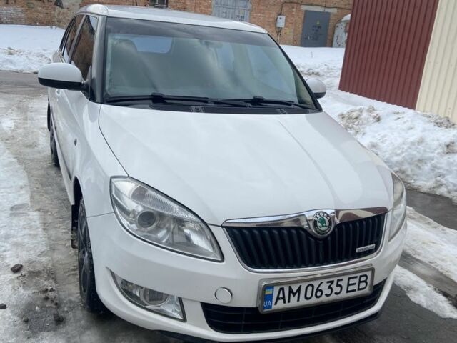 Белый Шкода Фабия, объемом двигателя 1.2 л и пробегом 226 тыс. км за 5300 $, фото 1 на Automoto.ua