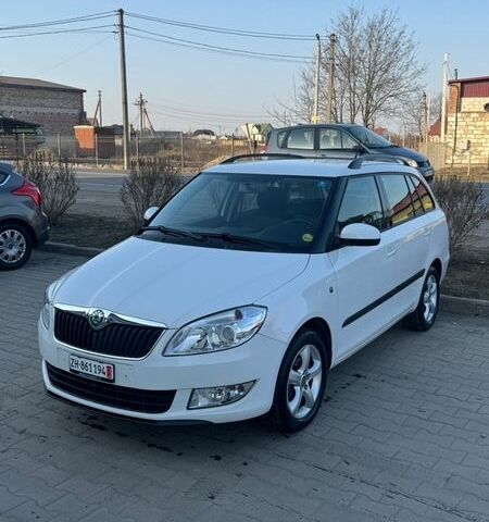 Белый Шкода Фабия, объемом двигателя 1.6 л и пробегом 112 тыс. км за 7250 $, фото 1 на Automoto.ua