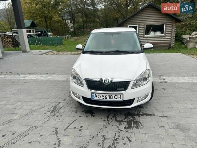 Білий Шкода Фабія, об'ємом двигуна 1.2 л та пробігом 275 тис. км за 5250 $, фото 1 на Automoto.ua