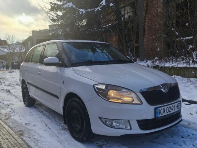 Белый Шкода Фабия, объемом двигателя 1.6 л и пробегом 187 тыс. км за 5400 $, фото 1 на Automoto.ua