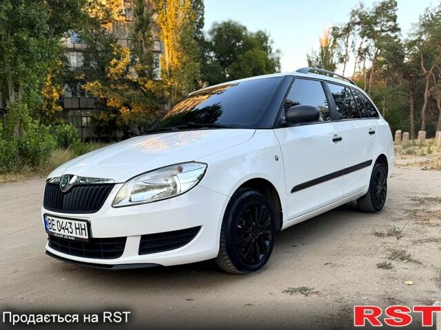 Белый Шкода Фабия, объемом двигателя 1.2 л и пробегом 197 тыс. км за 4550 $, фото 1 на Automoto.ua