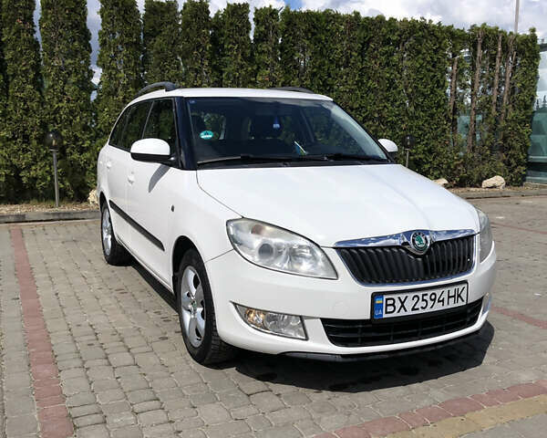Білий Шкода Фабія, об'ємом двигуна 1.2 л та пробігом 200 тис. км за 6000 $, фото 1 на Automoto.ua