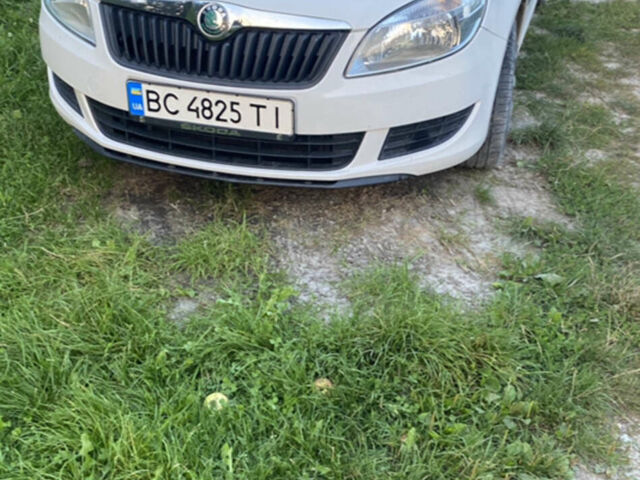Білий Шкода Фабія, об'ємом двигуна 1.2 л та пробігом 157 тис. км за 5500 $, фото 1 на Automoto.ua