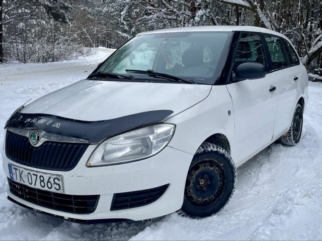 Белый Шкода Фабия, объемом двигателя 1.6 л и пробегом 3 тыс. км за 3100 $, фото 1 на Automoto.ua