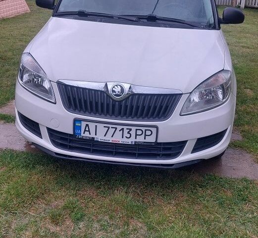Белый Шкода Фабия, объемом двигателя 1.6 л и пробегом 250 тыс. км за 6200 $, фото 1 на Automoto.ua