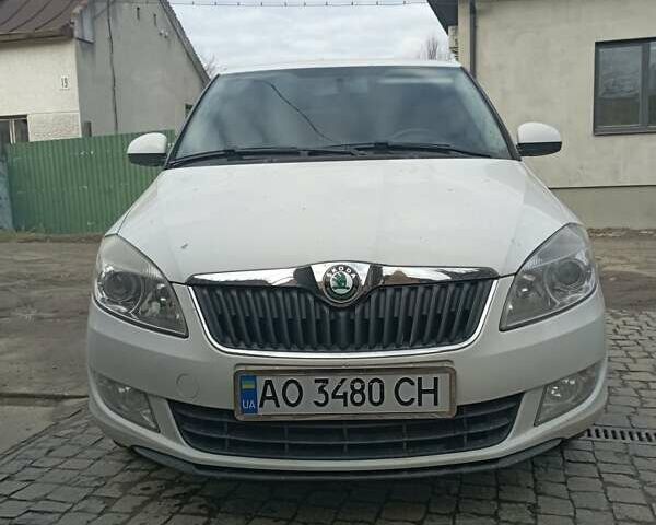 Білий Шкода Фабія, об'ємом двигуна 1.2 л та пробігом 225 тис. км за 6300 $, фото 1 на Automoto.ua