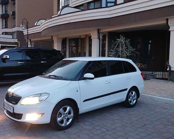 Білий Шкода Фабія, об'ємом двигуна 1.2 л та пробігом 286 тис. км за 5900 $, фото 1 на Automoto.ua