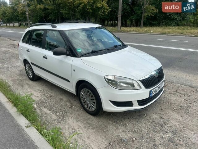Білий Шкода Фабія, об'ємом двигуна 1.2 л та пробігом 170 тис. км за 3900 $, фото 1 на Automoto.ua