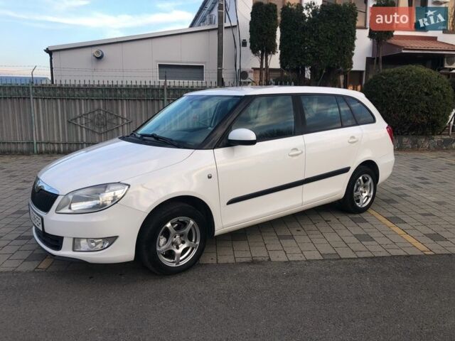 Білий Шкода Фабія, об'ємом двигуна 1.6 л та пробігом 178 тис. км за 6000 $, фото 1 на Automoto.ua