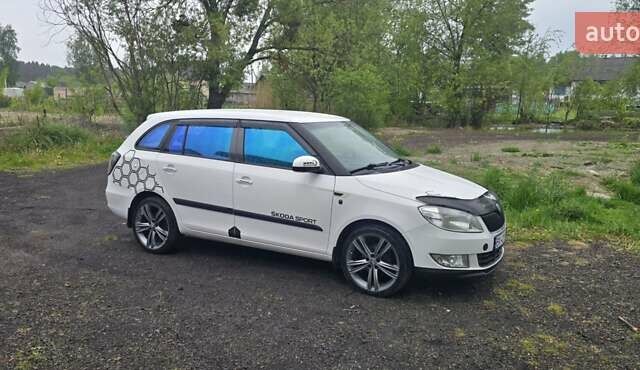 Білий Шкода Фабія, об'ємом двигуна 1.6 л та пробігом 230 тис. км за 7500 $, фото 1 на Automoto.ua