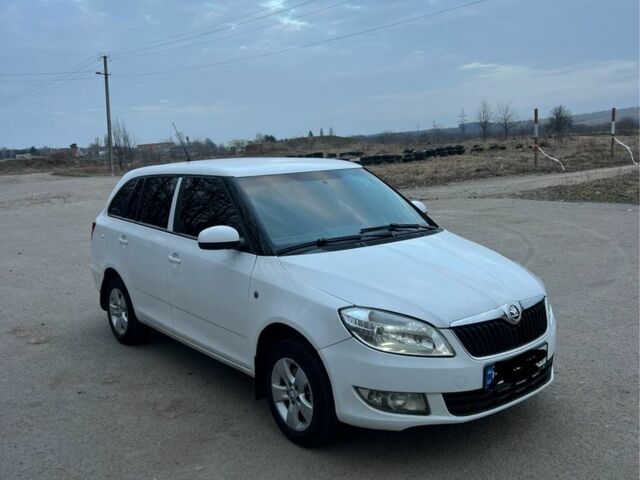 Білий Шкода Фабія, об'ємом двигуна 1.4 л та пробігом 273 тис. км за 4900 $, фото 1 на Automoto.ua