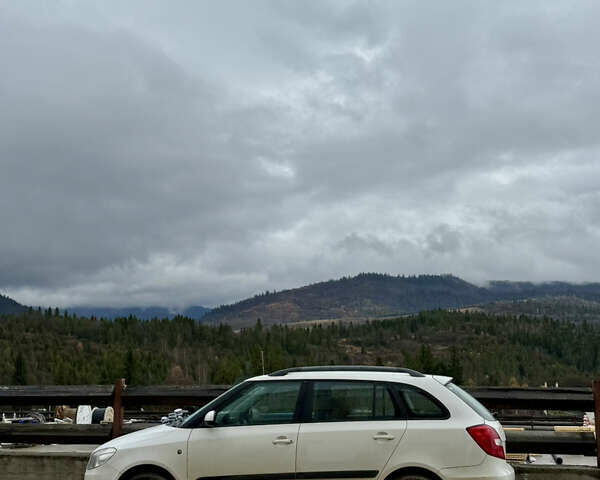 Білий Шкода Фабія, об'ємом двигуна 1.2 л та пробігом 311 тис. км за 4600 $, фото 1 на Automoto.ua