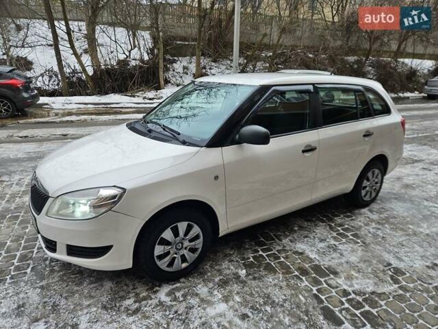 Білий Шкода Фабія, об'ємом двигуна 1.6 л та пробігом 254 тис. км за 5600 $, фото 1 на Automoto.ua