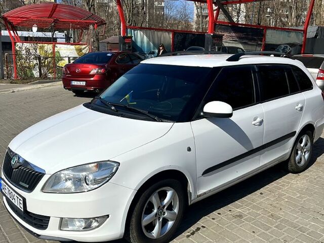 Белый Шкода Фабия, объемом двигателя 1.2 л и пробегом 21400 тыс. км за 3700 $, фото 1 на Automoto.ua