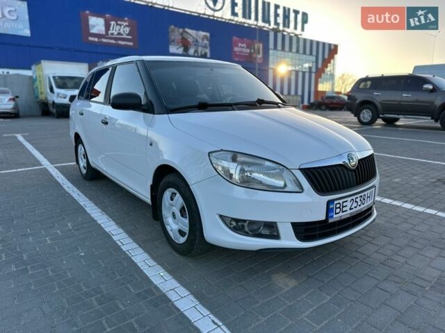 Білий Шкода Фабія, об'ємом двигуна 1.39 л та пробігом 246 тис. км за 5150 $, фото 1 на Automoto.ua