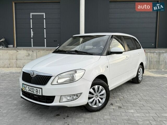 Белый Шкода Фабия, объемом двигателя 1.39 л и пробегом 175 тыс. км за 4999 $, фото 1 на Automoto.ua
