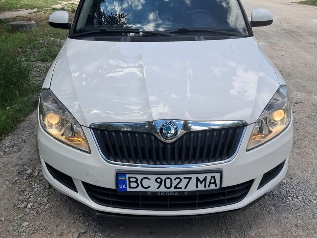 Белый Шкода Фабия, объемом двигателя 1.6 л и пробегом 255 тыс. км за 5150 $, фото 1 на Automoto.ua