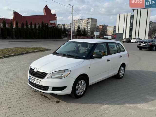 Белый Шкода Фабия, объемом двигателя 1.6 л и пробегом 236 тыс. км за 6000 $, фото 1 на Automoto.ua