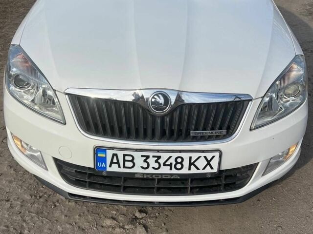Белый Шкода Фабия, объемом двигателя 1.2 л и пробегом 192 тыс. км за 7000 $, фото 1 на Automoto.ua