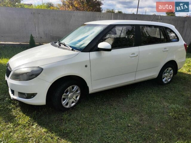 Белый Шкода Фабия, объемом двигателя 1.39 л и пробегом 290 тыс. км за 6200 $, фото 1 на Automoto.ua