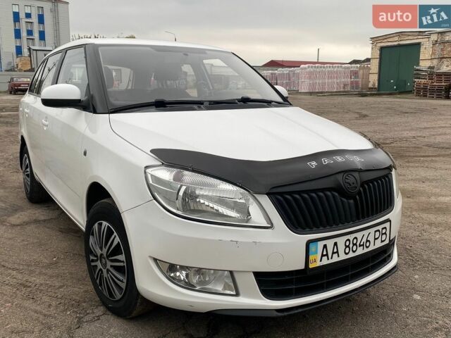 Білий Шкода Фабія, об'ємом двигуна 1.4 л та пробігом 172 тис. км за 5600 $, фото 1 на Automoto.ua
