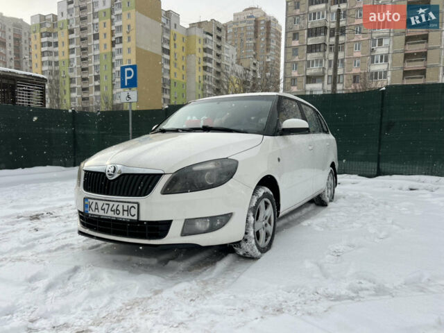 Белый Шкода Фабия, объемом двигателя 1.39 л и пробегом 392 тыс. км за 5300 $, фото 1 на Automoto.ua