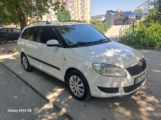 Білий Шкода Фабія, об'ємом двигуна 1.6 л та пробігом 257 тис. км за 5131 $, фото 1 на Automoto.ua