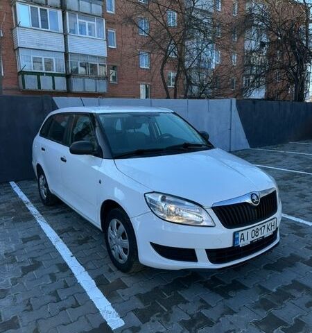 Белый Шкода Фабия, объемом двигателя 1.39 л и пробегом 230 тыс. км за 6500 $, фото 1 на Automoto.ua
