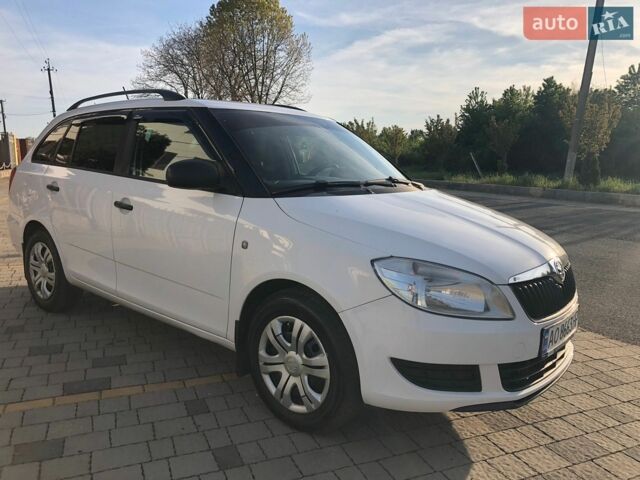 Білий Шкода Фабія, об'ємом двигуна 1.6 л та пробігом 265 тис. км за 5900 $, фото 1 на Automoto.ua