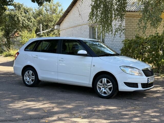 Білий Шкода Фабія, об'ємом двигуна 1.6 л та пробігом 233 тис. км за 5496 $, фото 1 на Automoto.ua