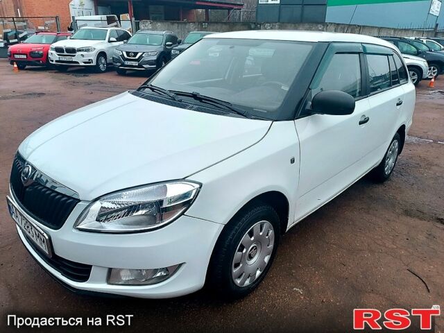 Белый Шкода Фабия, объемом двигателя 1.2 л и пробегом 182 тыс. км за 4850 $, фото 1 на Automoto.ua